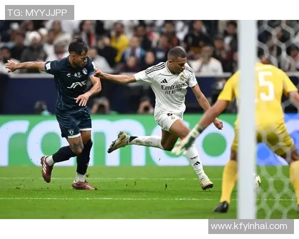 欧联杯惊天逆转皇马狂胜AC米兰5-0引发全场沸腾回顾精彩瞬间