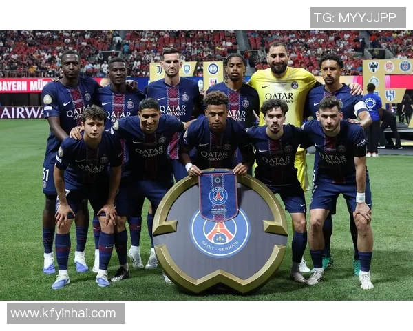 欧联杯精彩对决巴黎圣日耳曼大胜曼联神扑瞬间引发转会传闻热潮