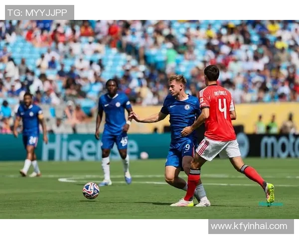 友谊赛精彩对决本菲卡与巴黎圣日耳曼战成平局引发全场热烈反响