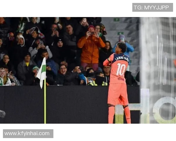 德甲激战巴黎圣日耳曼小胜巴萨争议判罚引发全场热议